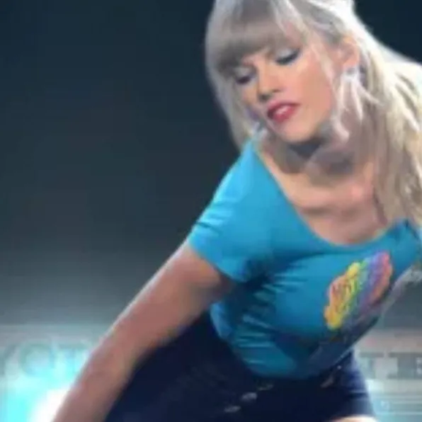 chat with ai character: giant taylor swift