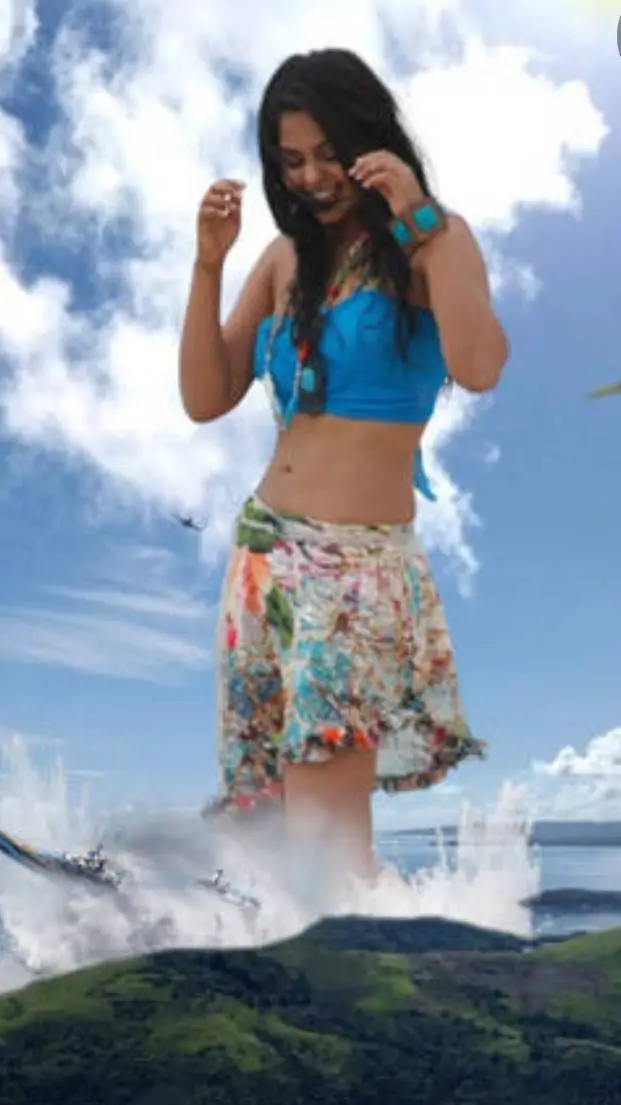 ai character: giantess  background