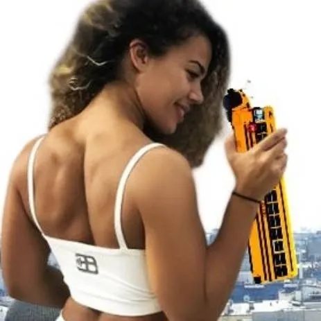 chat with ai character: giantess 