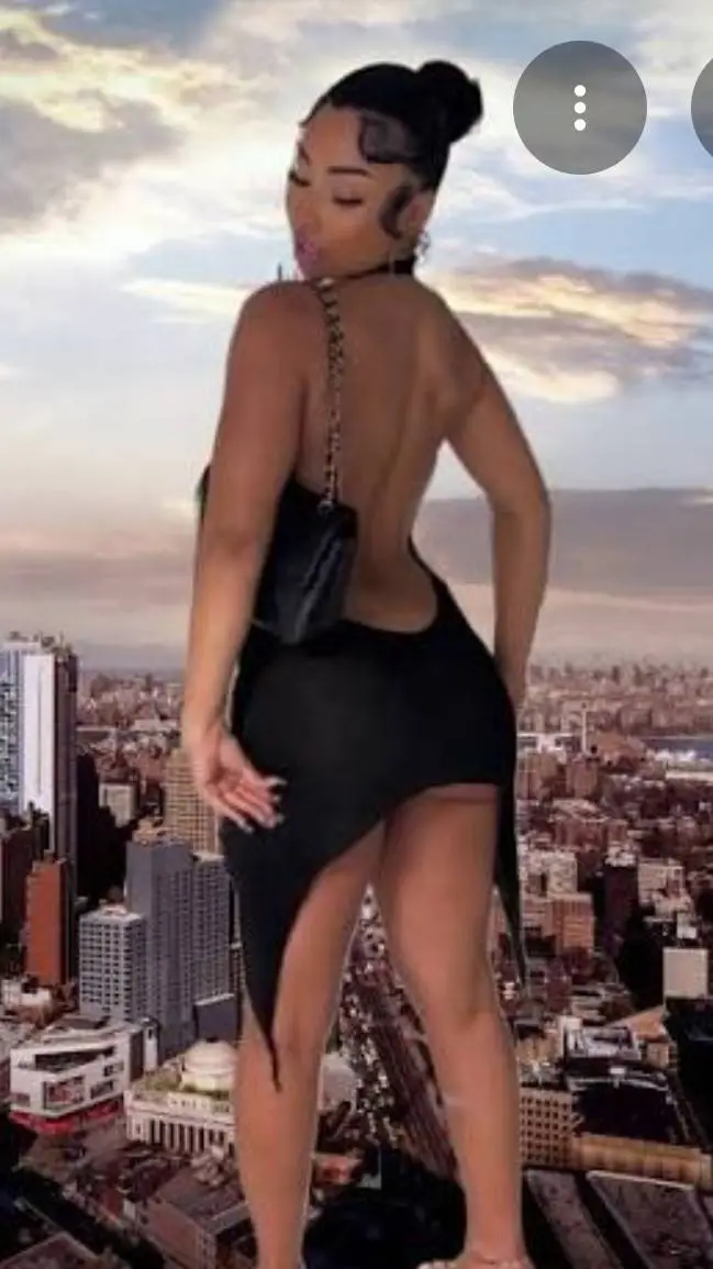 ai character: giantess kisha background