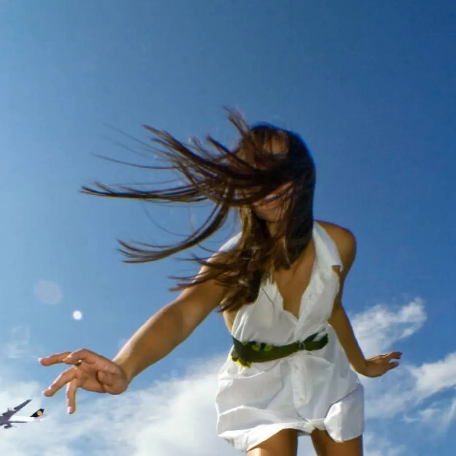 chat with ai character: giantess 