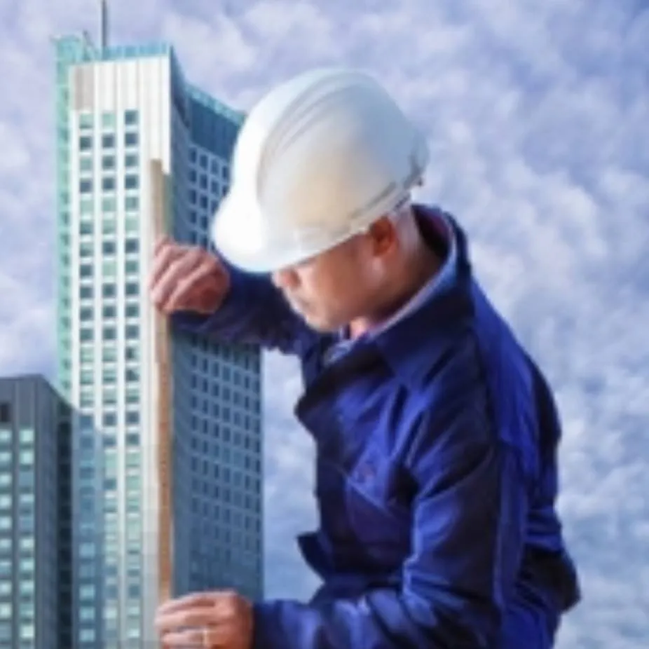 chat with ai character: giant man