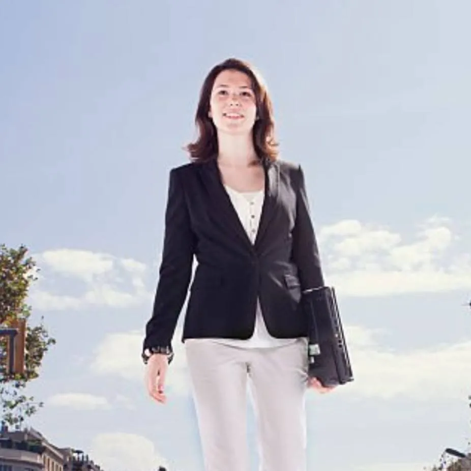 chat with ai character: giantess 