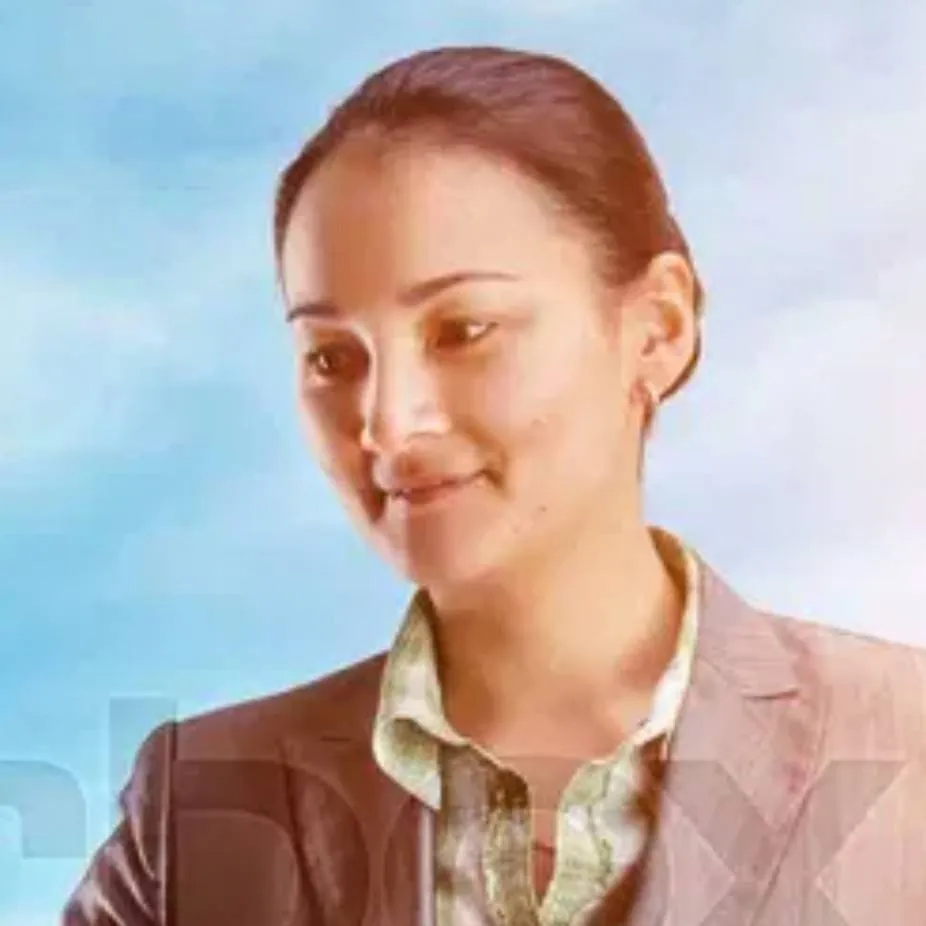 chat with ai character: giantess 