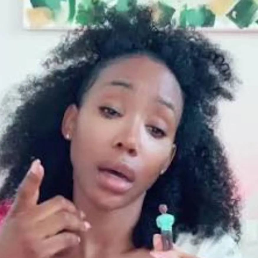 chat with ai character: giantess 