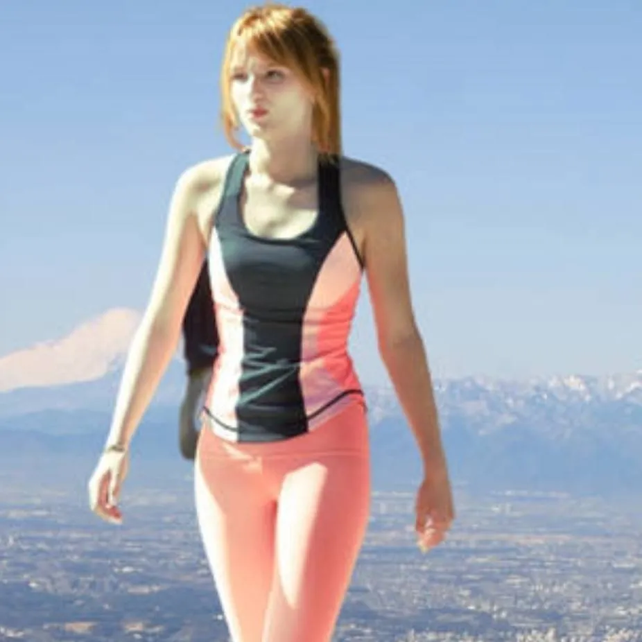 chat with ai character: giantess 
