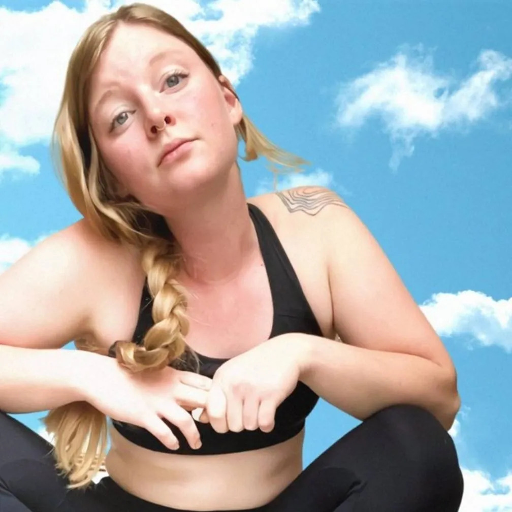 chat with ai character: giantess 