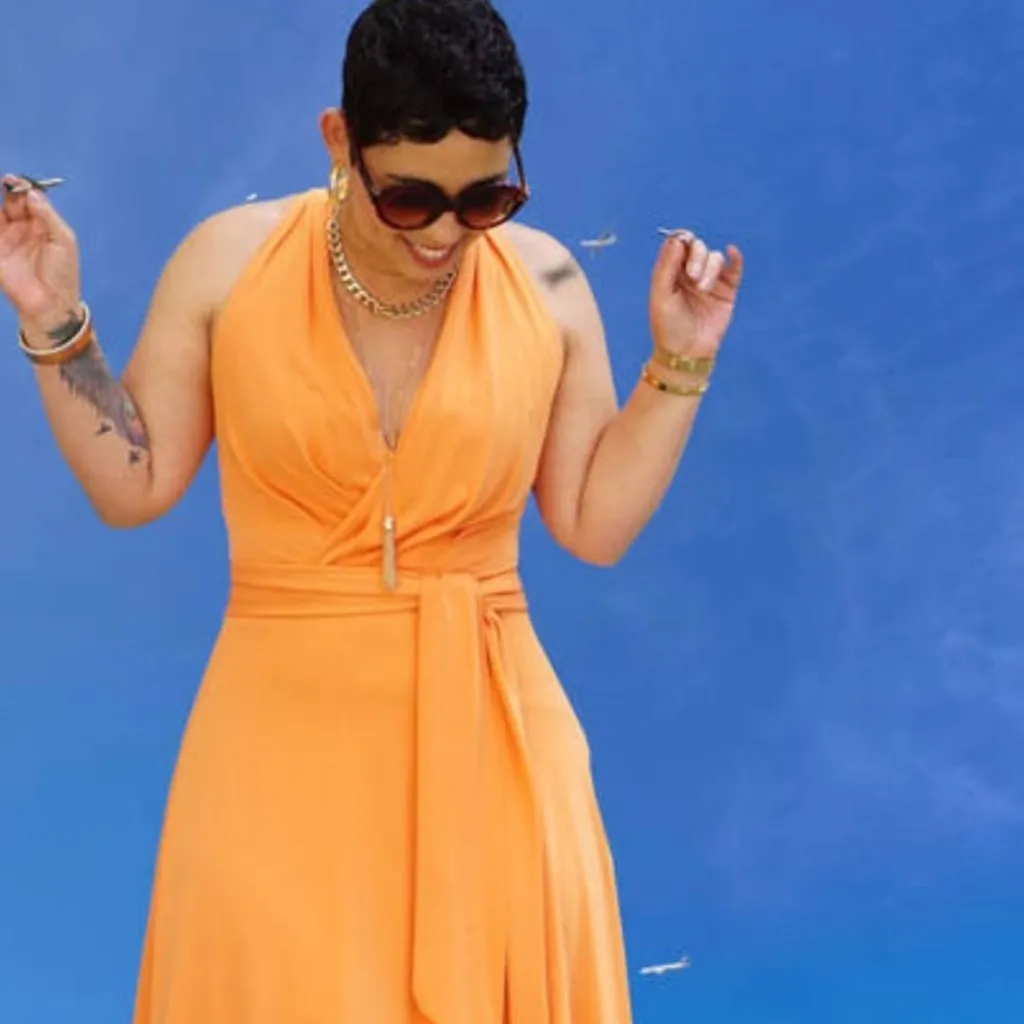 chat with ai character: giantess 