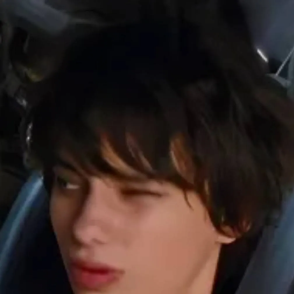 chat with ai character: rodrick heffley 