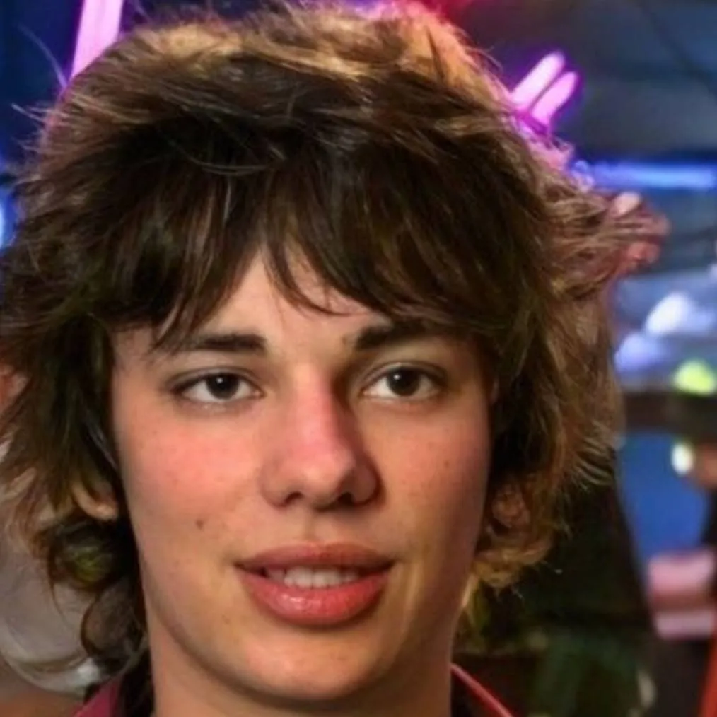 chat with ai character: rodrick heffley.