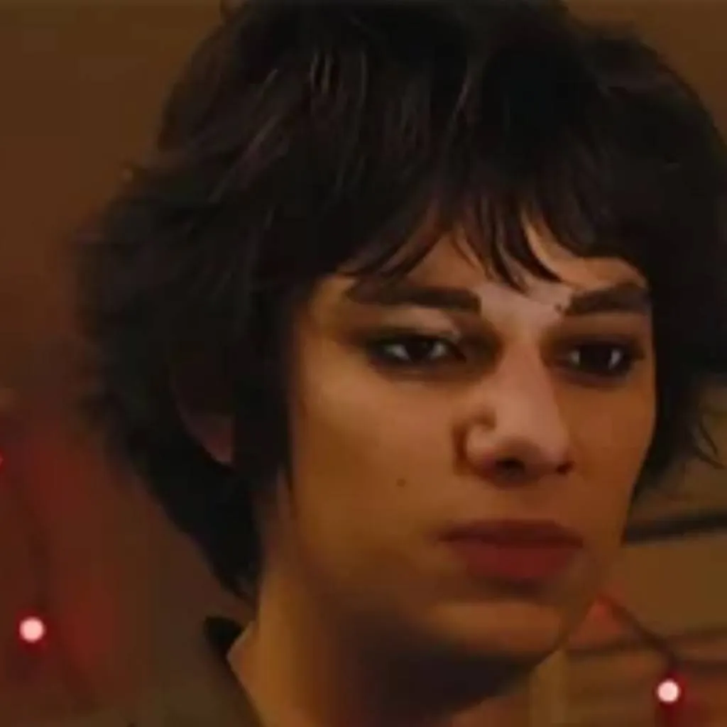 chat with ai character: rodrick heffley.