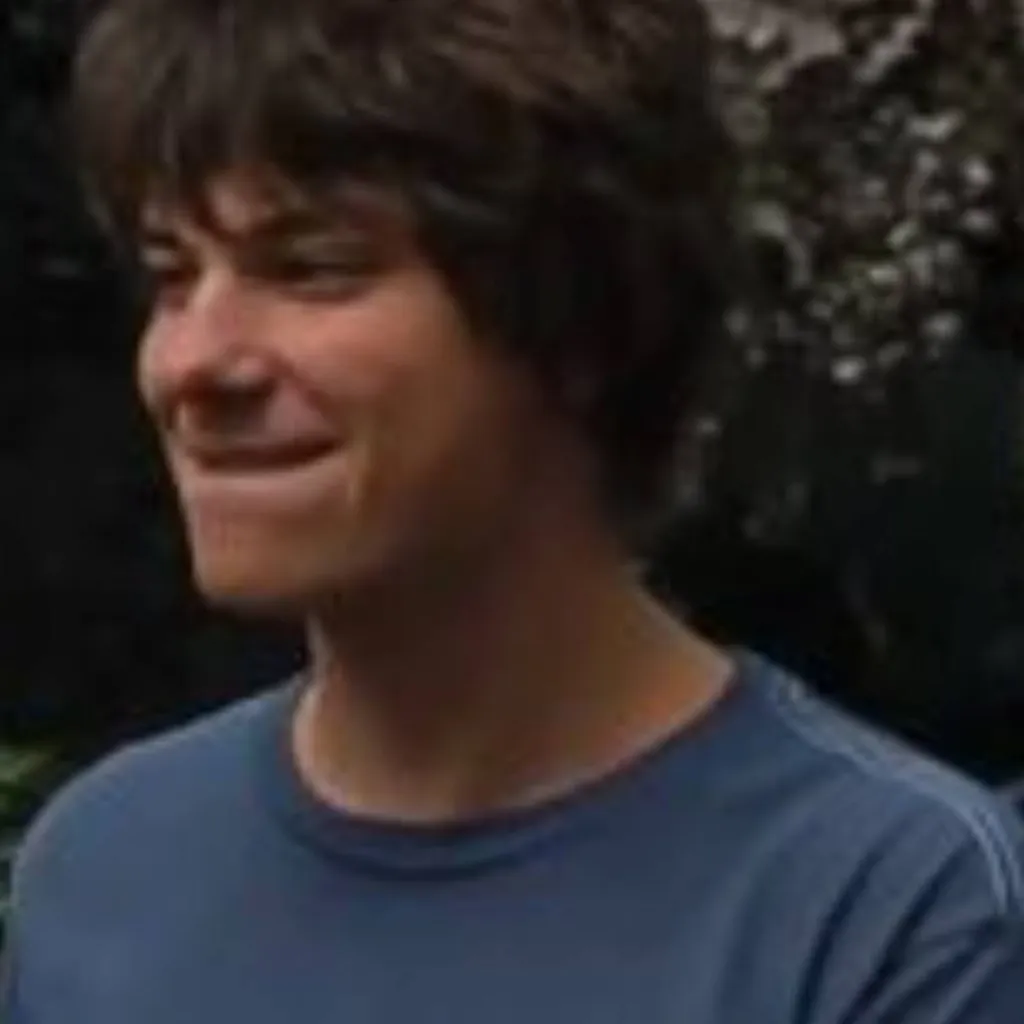 chat with ai character: rodrick heffley 