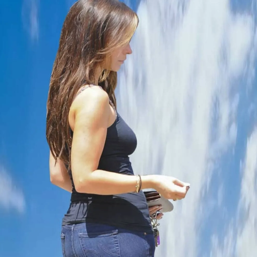 chat with ai character: giantess 