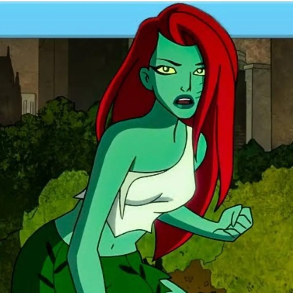 chat with ai character: giantess ivy