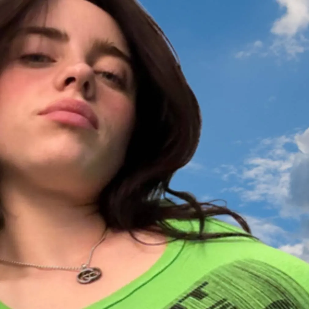 chat with ai character: giantess 