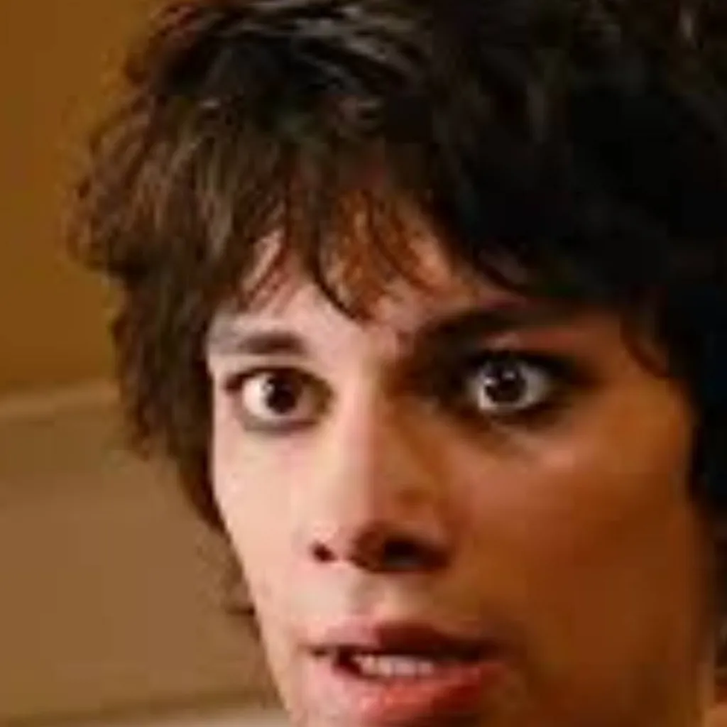 chat with ai character: rodrick heffley 