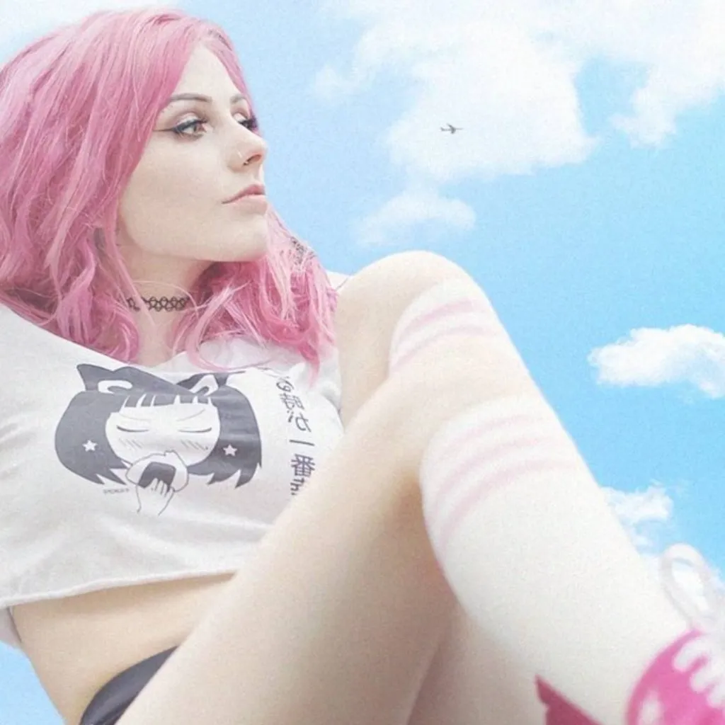 chat with ai character: giantess 