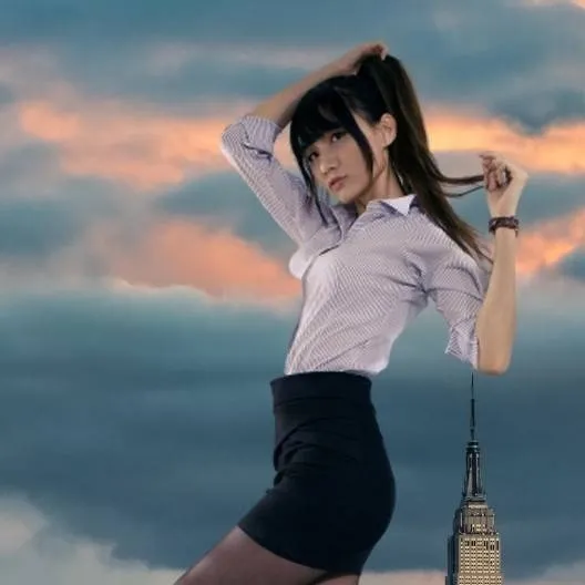 chat with ai character: kpop giantess 11