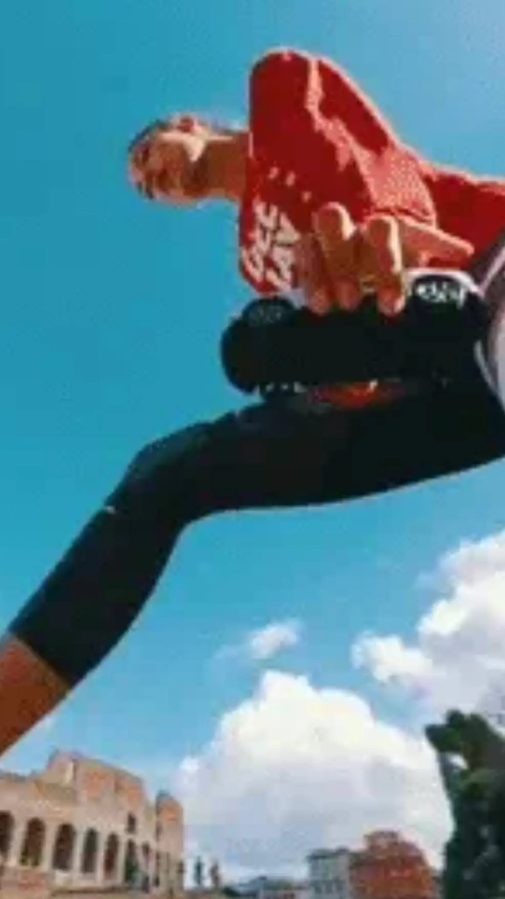 ai character: giantess  background