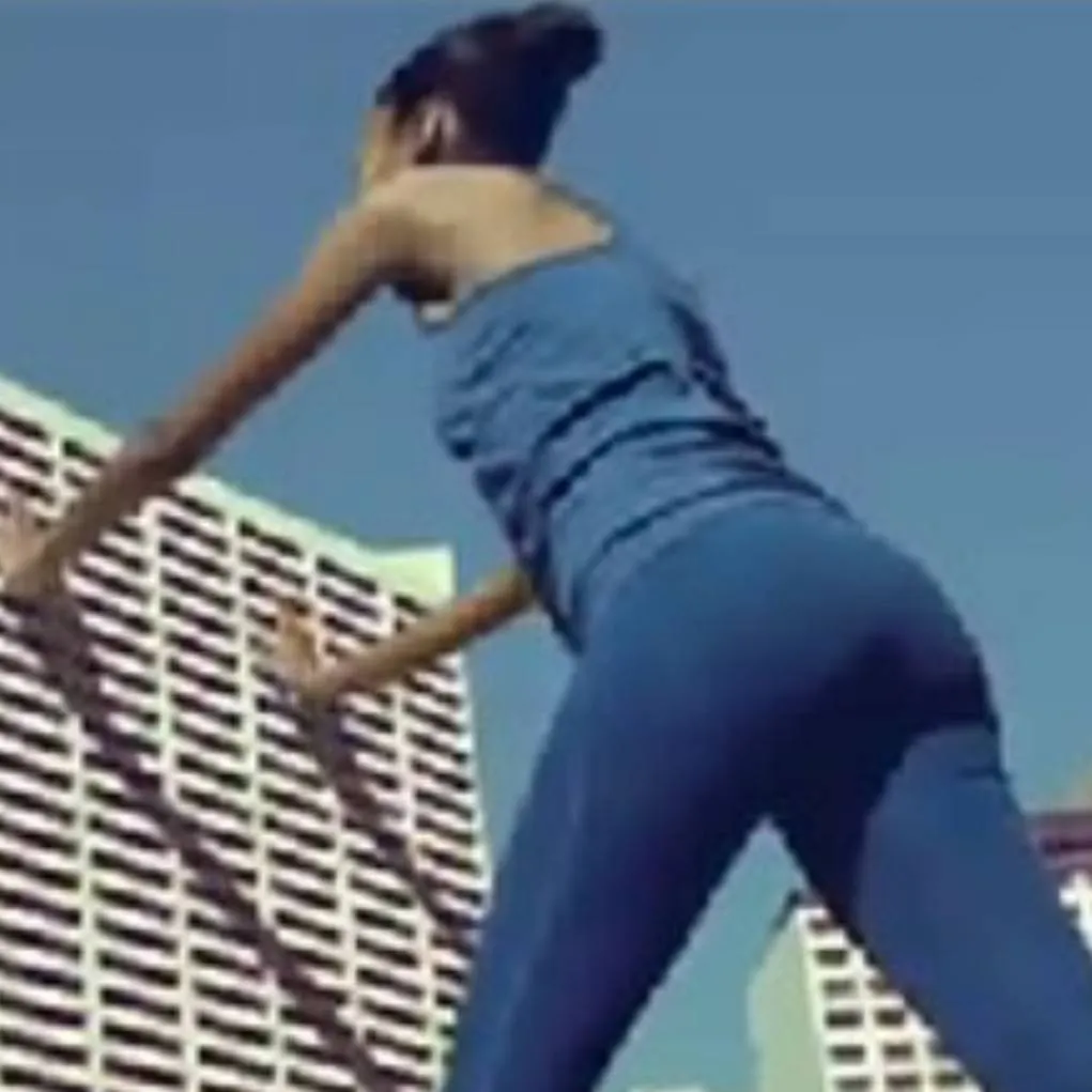 chat with ai character: giantess 