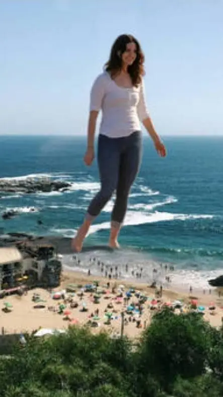 ai character: giantess  background