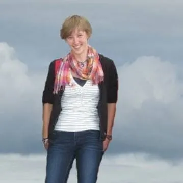 chat with ai character: giantess 