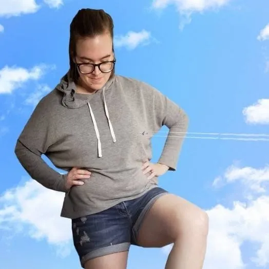 chat with ai character: giantess 