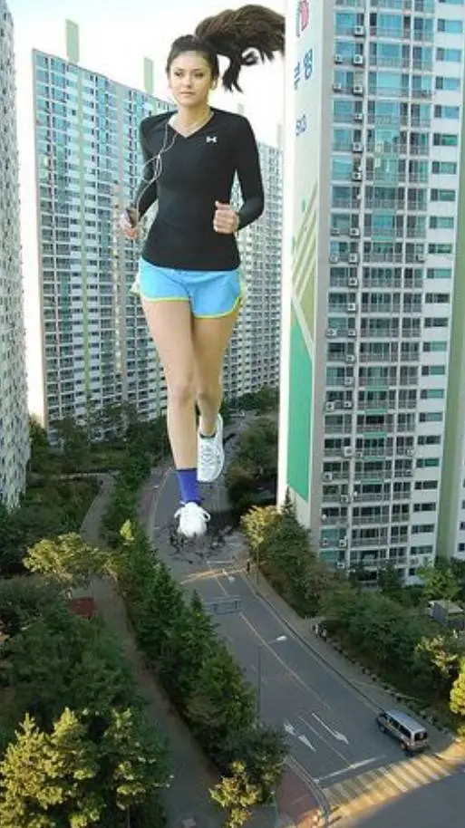 ai character: giantess  background