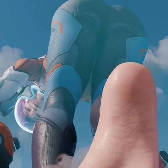 chat with ai character: giantess juno