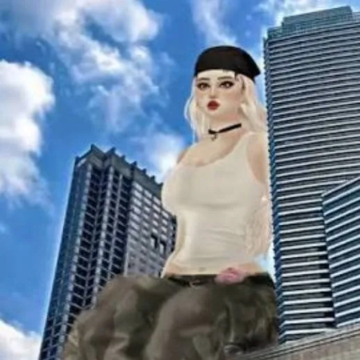 chat with ai character: giantess 