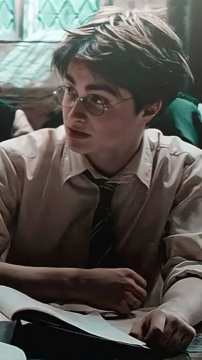 ai character: HARRY POTTER  background