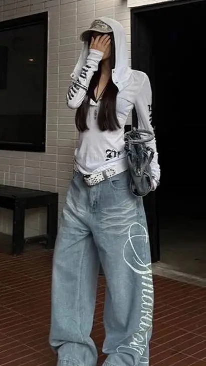 ai character: Vitoria background