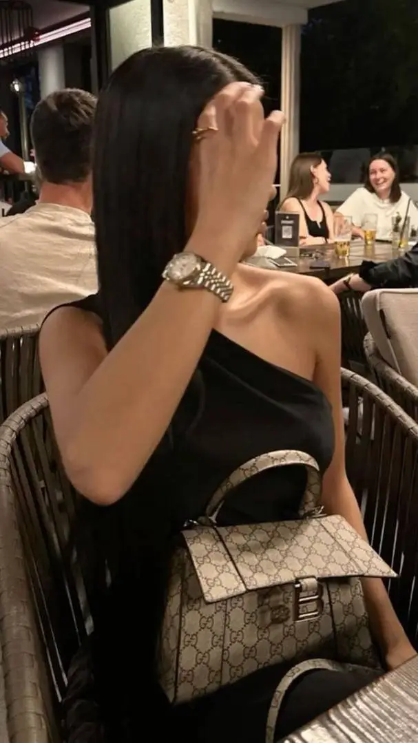 ai character: Hannah background