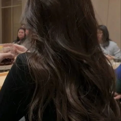 chat with ai character: Luna