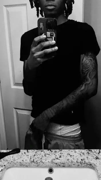 ai character: Mar background