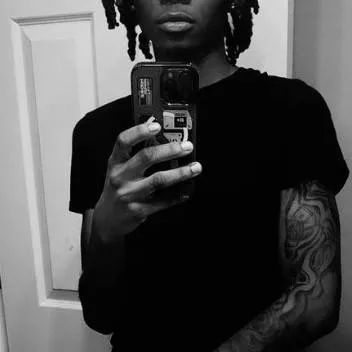 chat with ai character: Mar