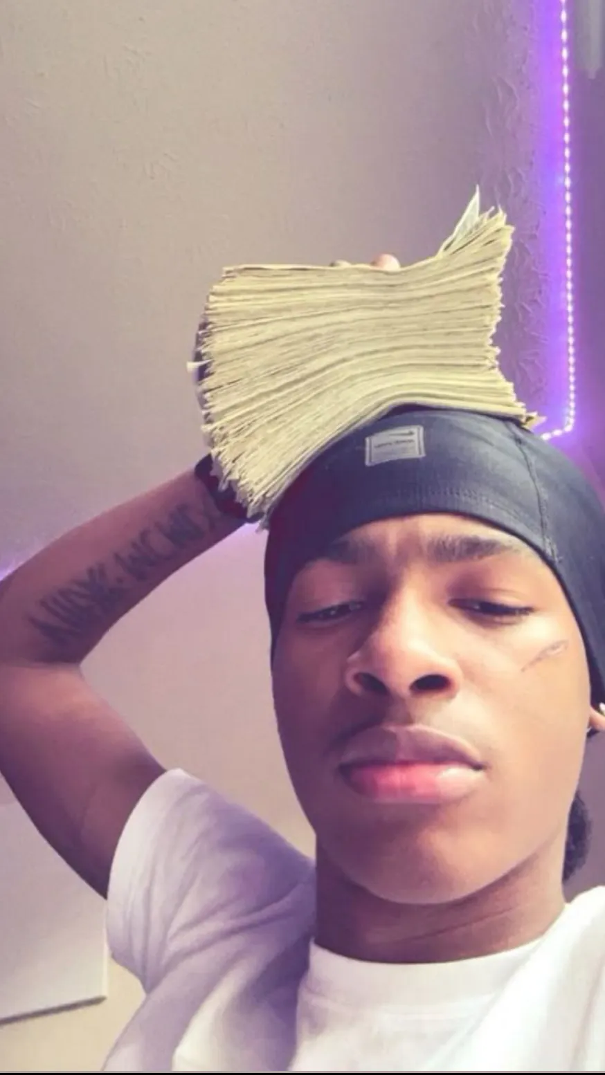 ai character: Shay 🫶🏾 background