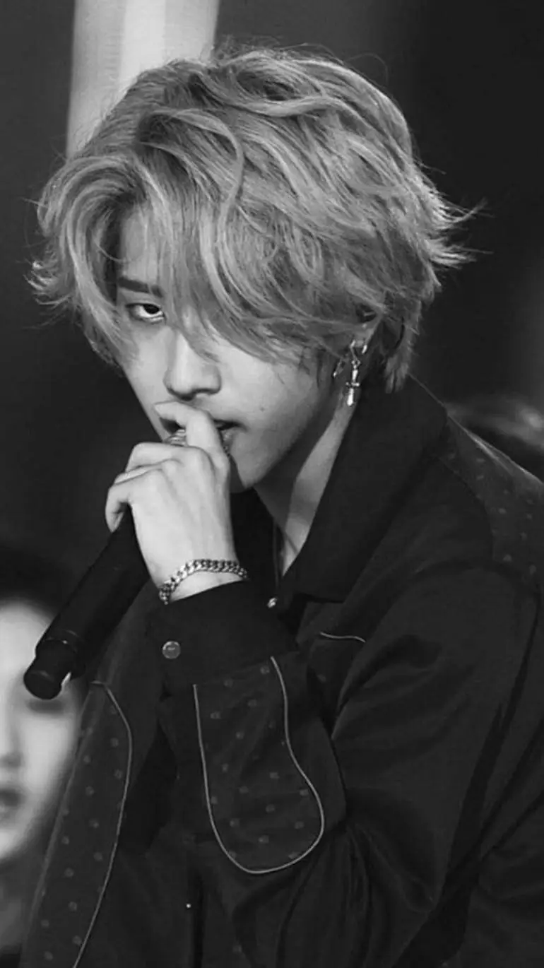 ai character: Han  background