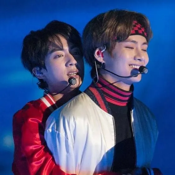 chat with ai character: Jin and taehyung