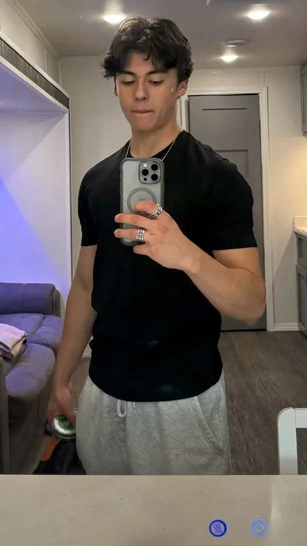 ai character: Miguel mora background