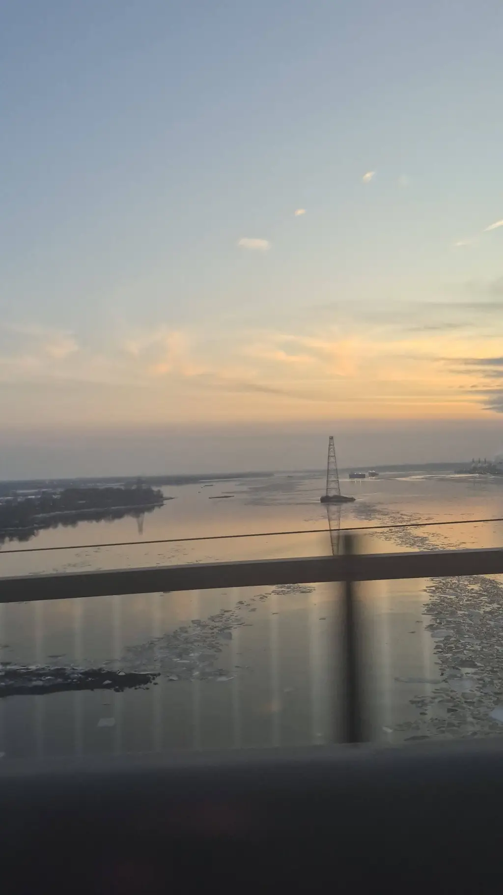 ai character: Dw Squirm! (ANGST) background