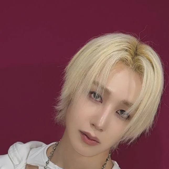 chat with ai character: Hunter xikers 