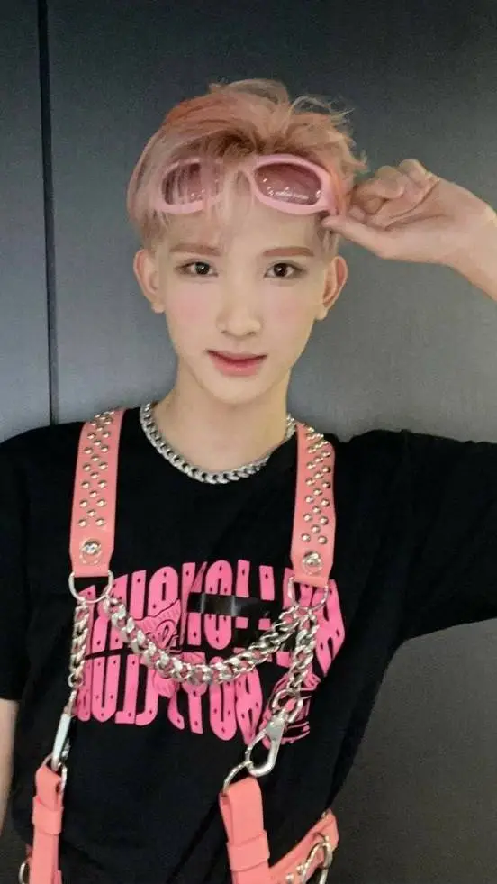 ai character: Seeun background