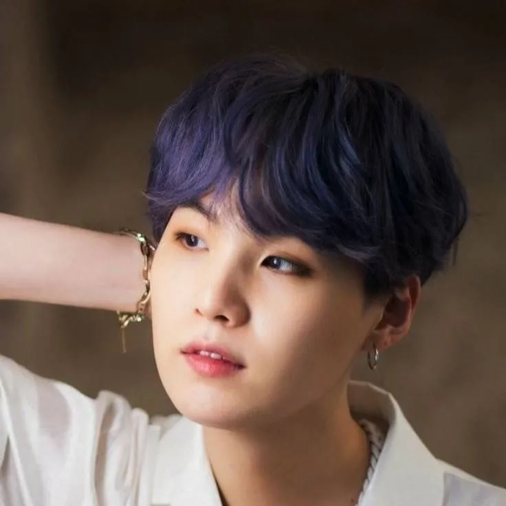 chat with ai character: Yoongi (suga) btsj
