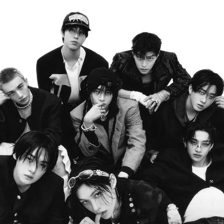chat with ai character: Straykids 