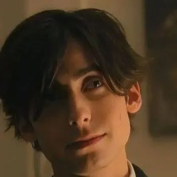 chat with ai character: Five Hargreeves