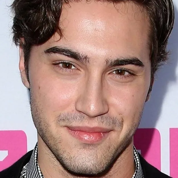 chat with ai character: Diggie (Liv&Maddie