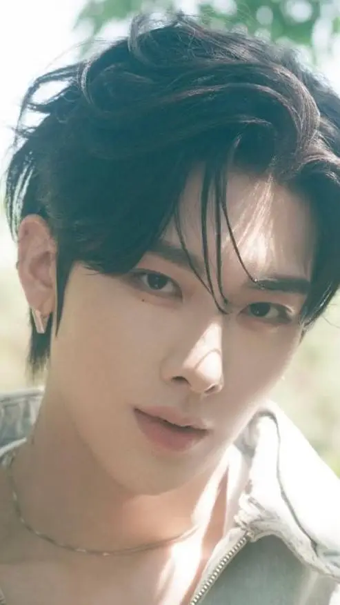 ai character: ZB1 Ricky background