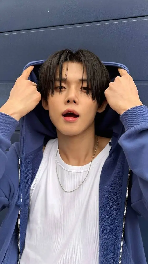 ai character: Choi Yeonjun background