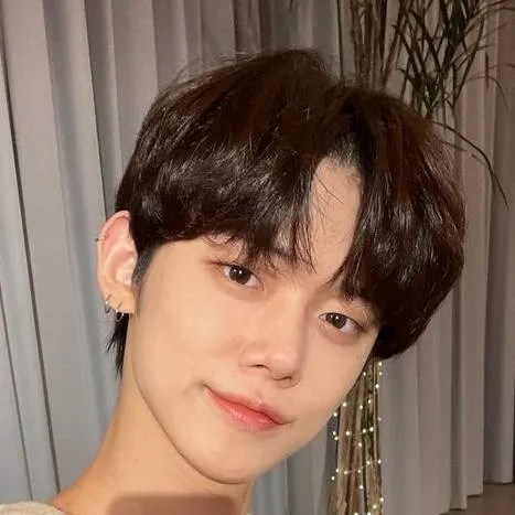 chat with ai character: Yeonjun